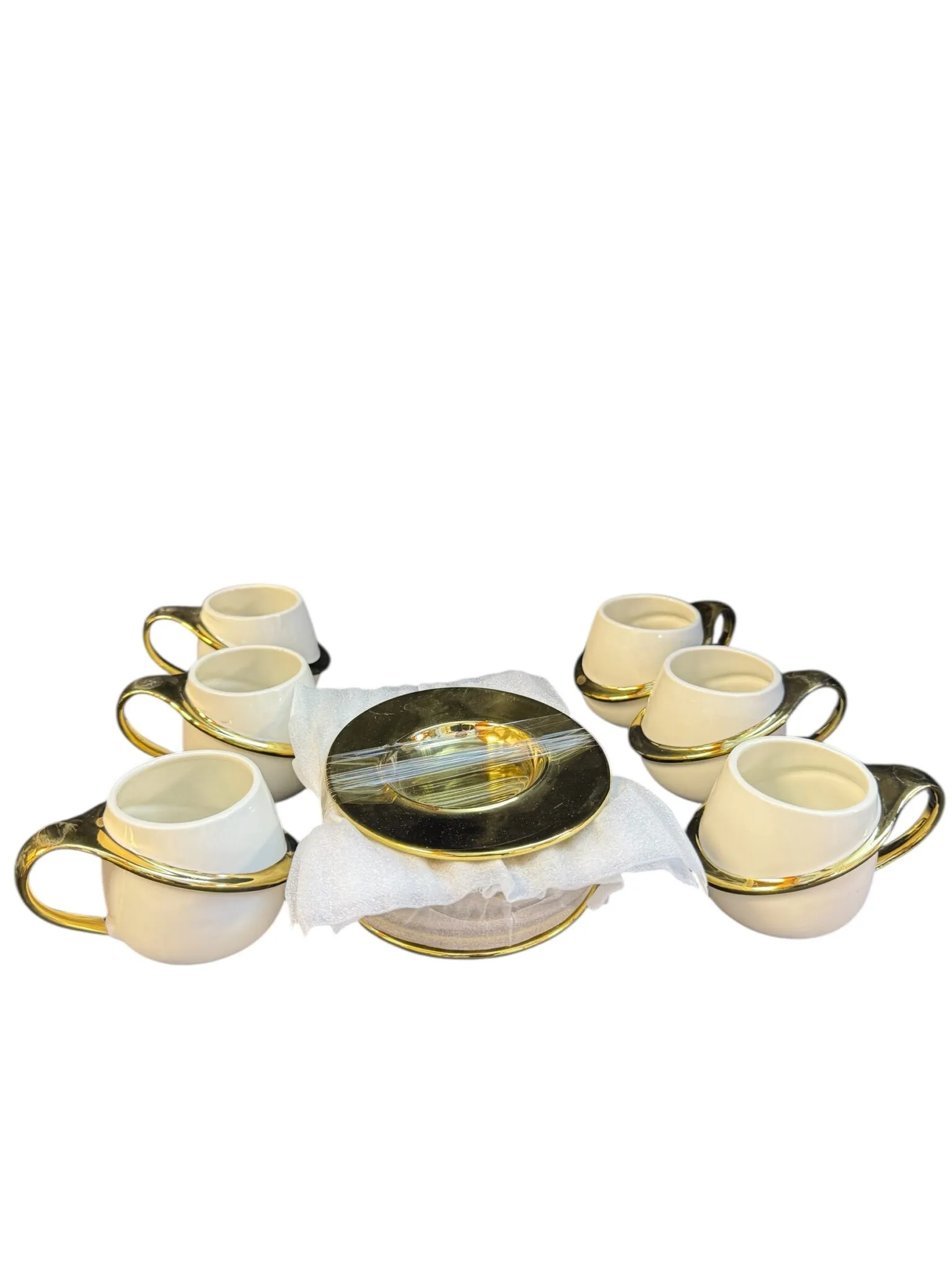 Kaffetassen für Espresso/Mokka in weiß mit goldenen Hänkeln und passenden Untertassen